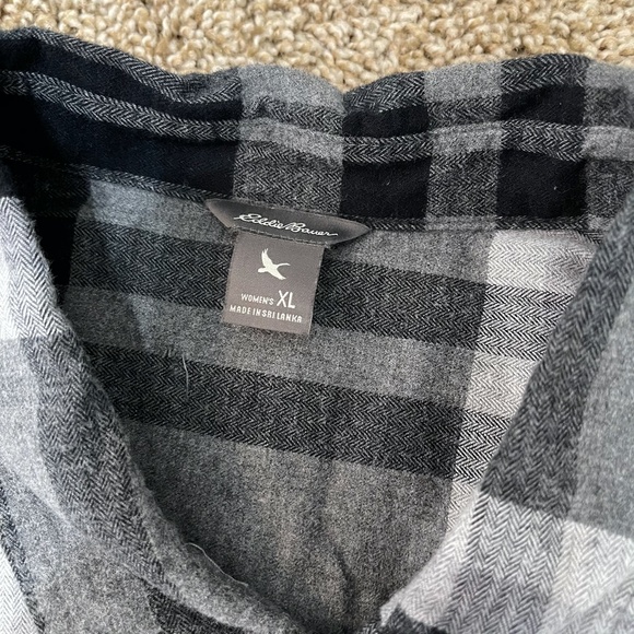 EDDIE BAUER - FLANNEL TOP - XL - Picture 3 of 4